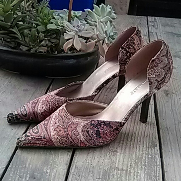 Shoes - Picture 1 of 3